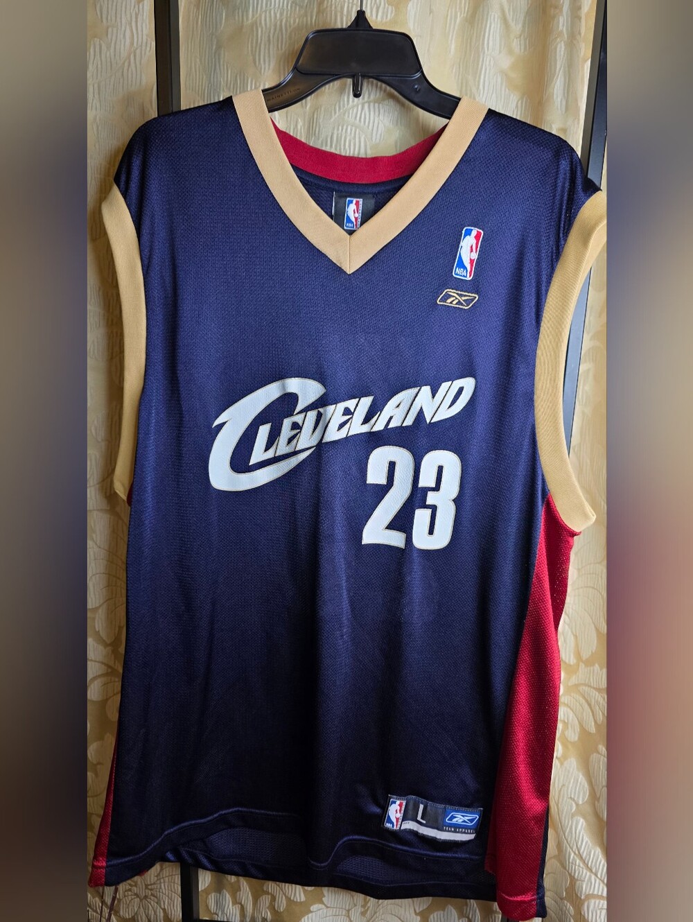 Lebron James NBA Cleveland Men's Jersey Sz Large.